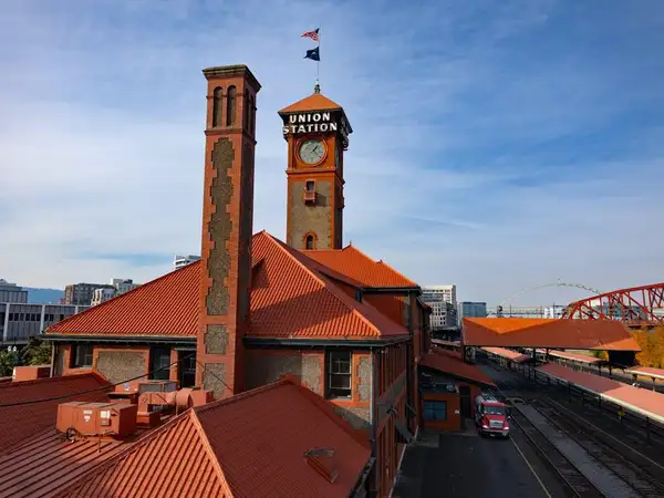 Downtown Silverton Oregon streetscape